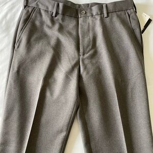 Men’s Van Heusen 34W 32L dress pants. New